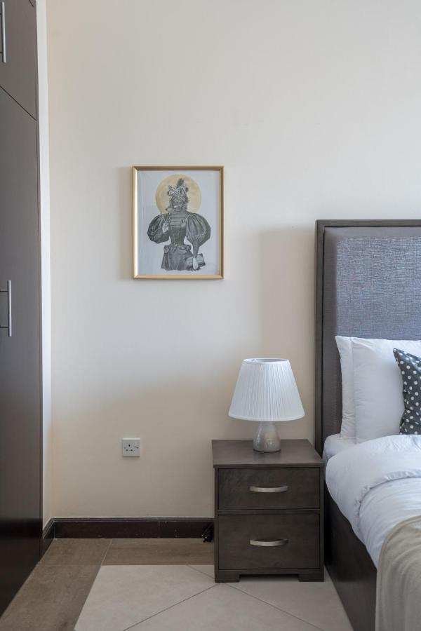 Higuests - Incredible Views In Deira 5-min To Airport Apartment