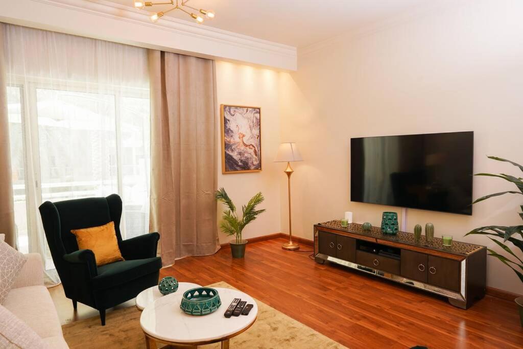 Apartment Luxurious 1 Bedroom In The Sought Area Of Dubai