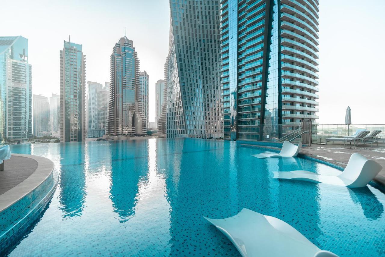 Luton - Marina View At Jumeirah Living Dubai