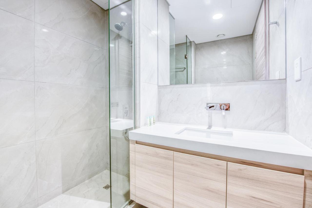 Sol Living - Sol Bay Apartment