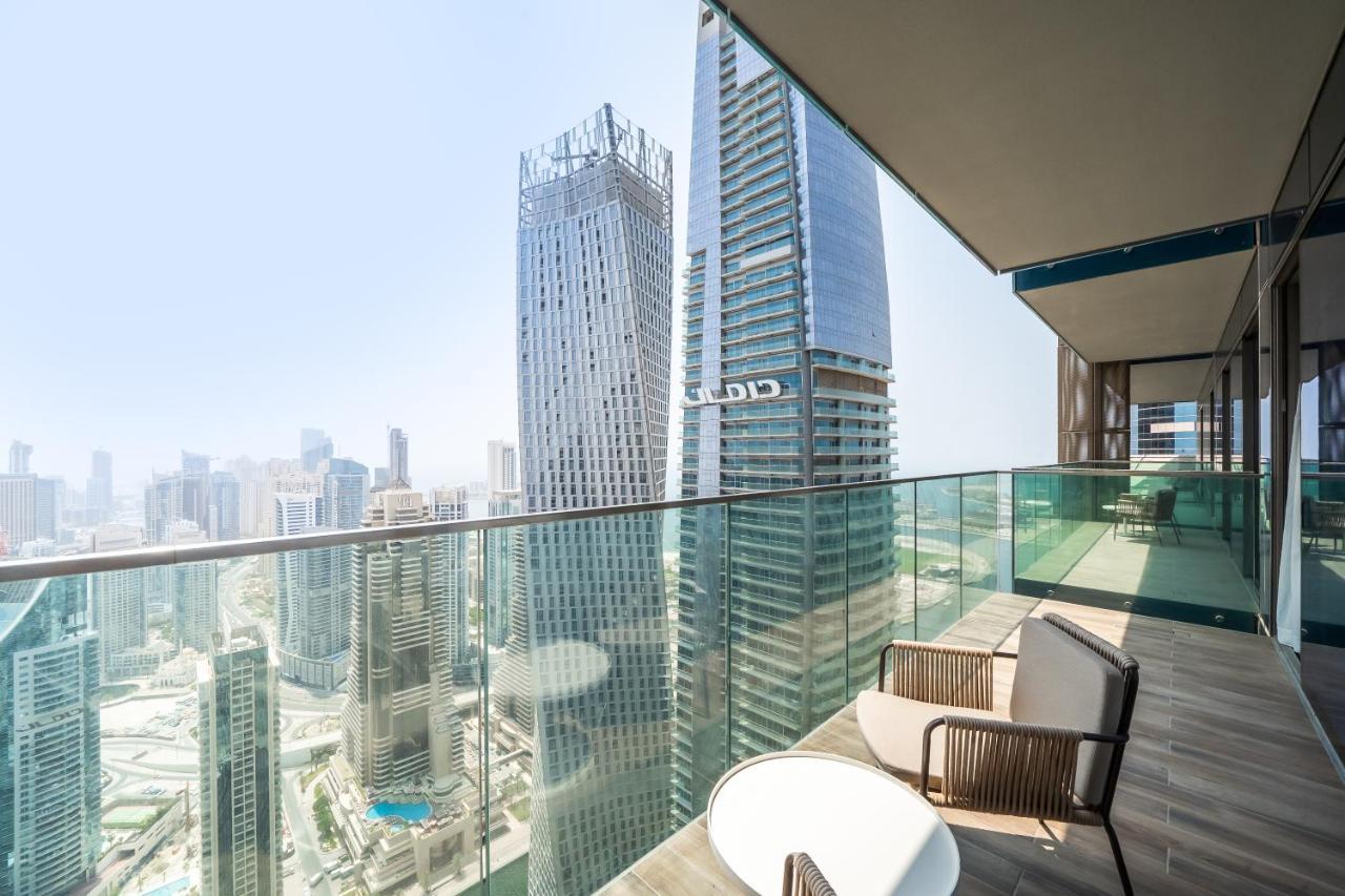 Luton - Marina View At Jumeirah Living Dubai