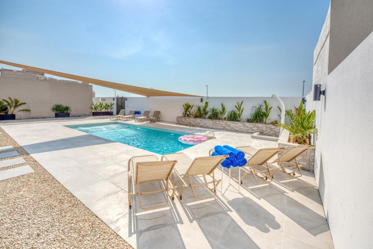 Stella Cozy Beachfront Private Pool 4bdr Villa Dubai