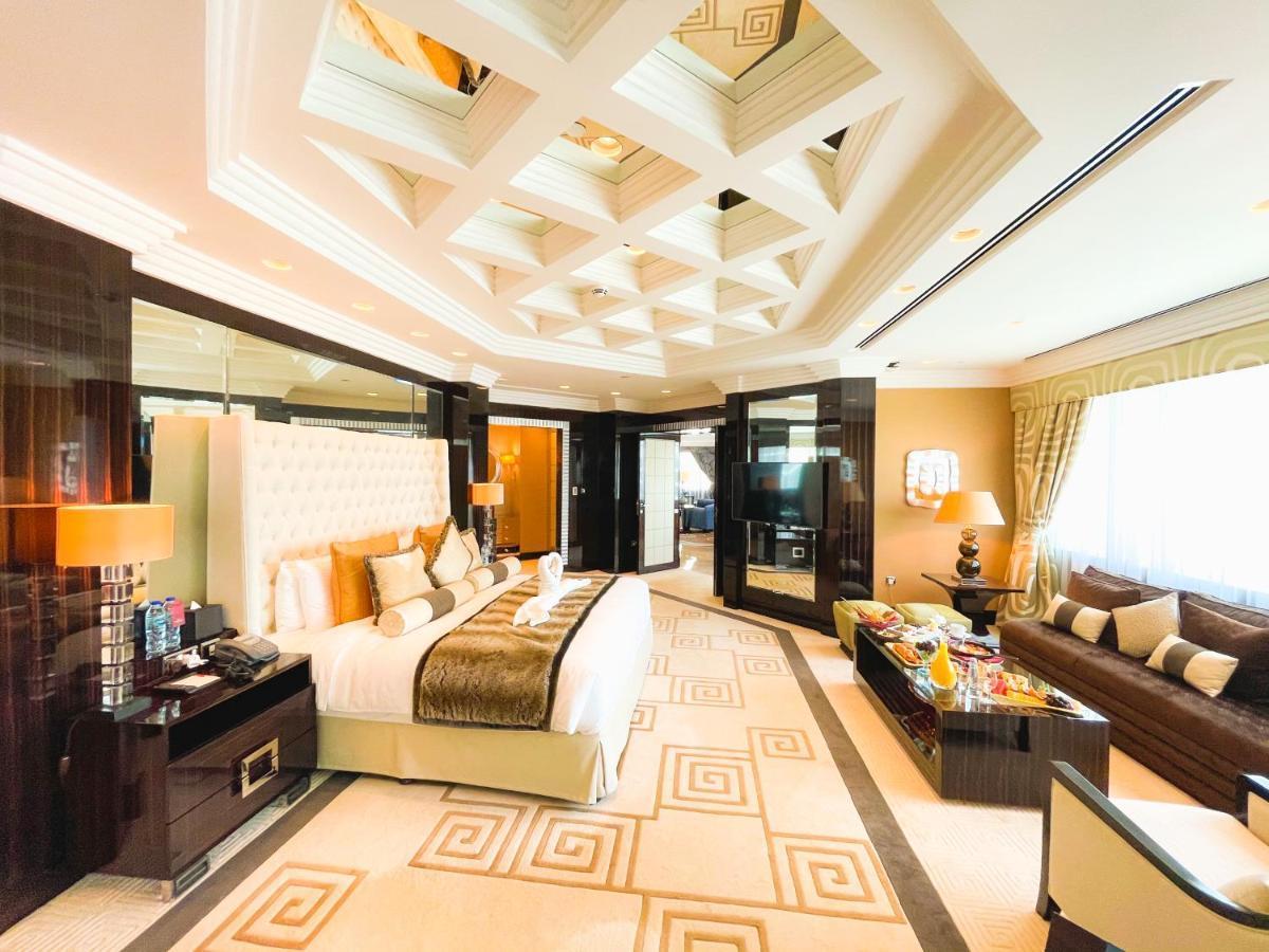 Moevenpick Grand Al Bustan 5*