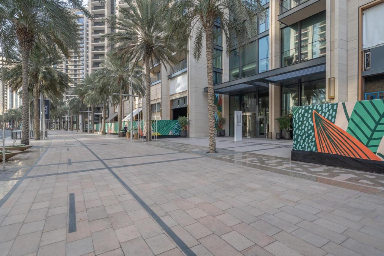 Incredible Views From Classy With Terrace Apartment Dubai
