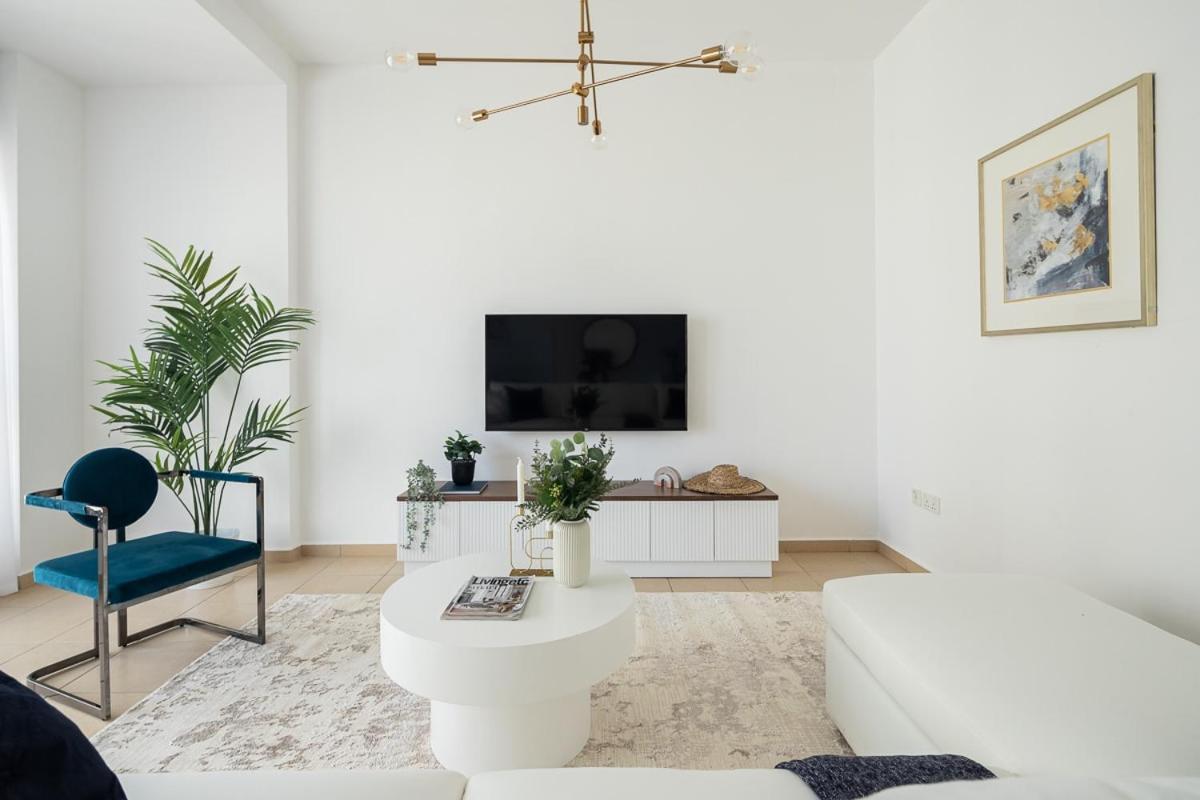 Frank Porter - Rimal 1 Apartment Dubai