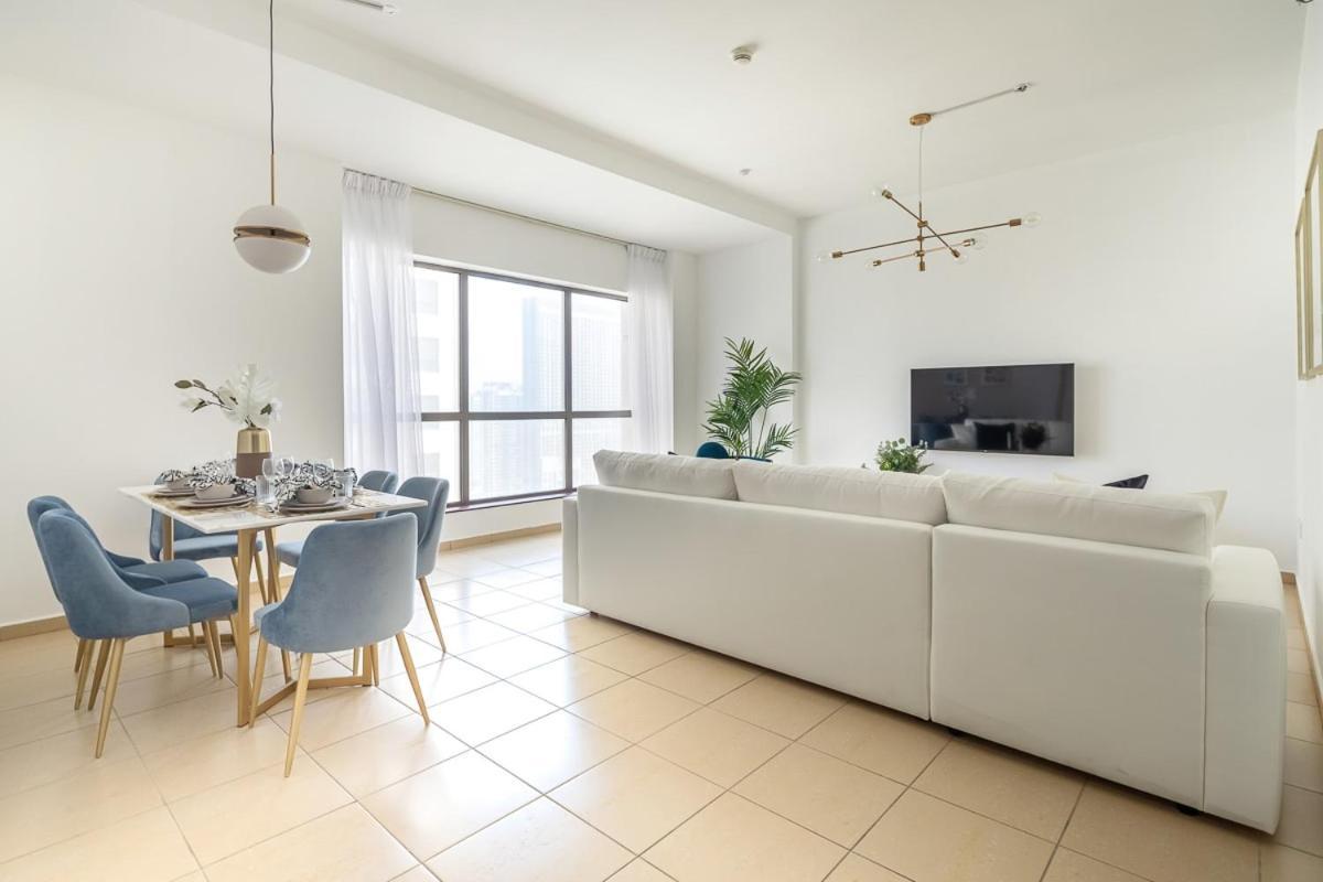 Frank Porter - Rimal 1 Apartment