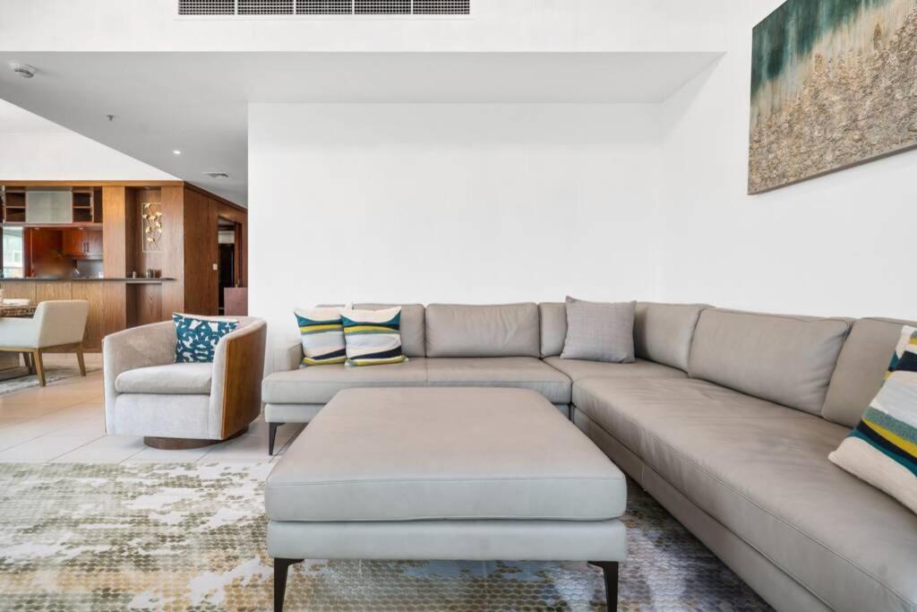 Spectacular Burj & Fountain View - Luxurious 3 Bedrooms & Maids - The Residences Apartment
