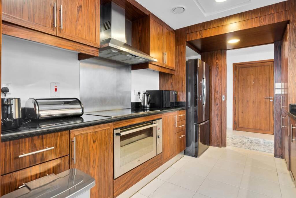Spectacular Burj & Fountain View - Luxurious 3 Bedrooms & Maids - The Residences Apartment