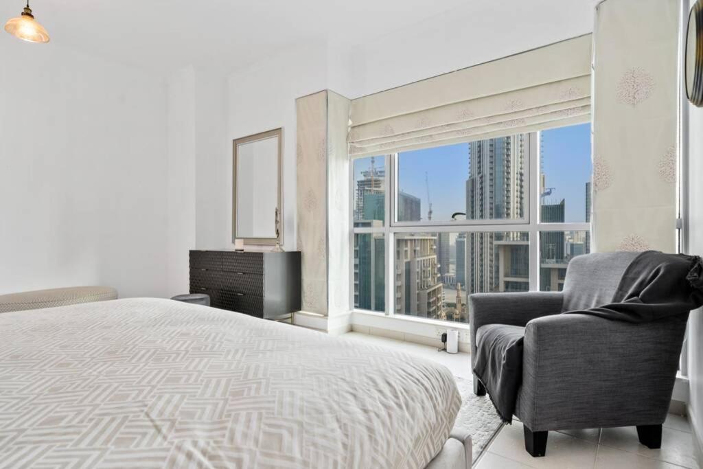 Spectacular Burj & Fountain View - Luxurious 3 Bedrooms & Maids - The Residences Apartment *