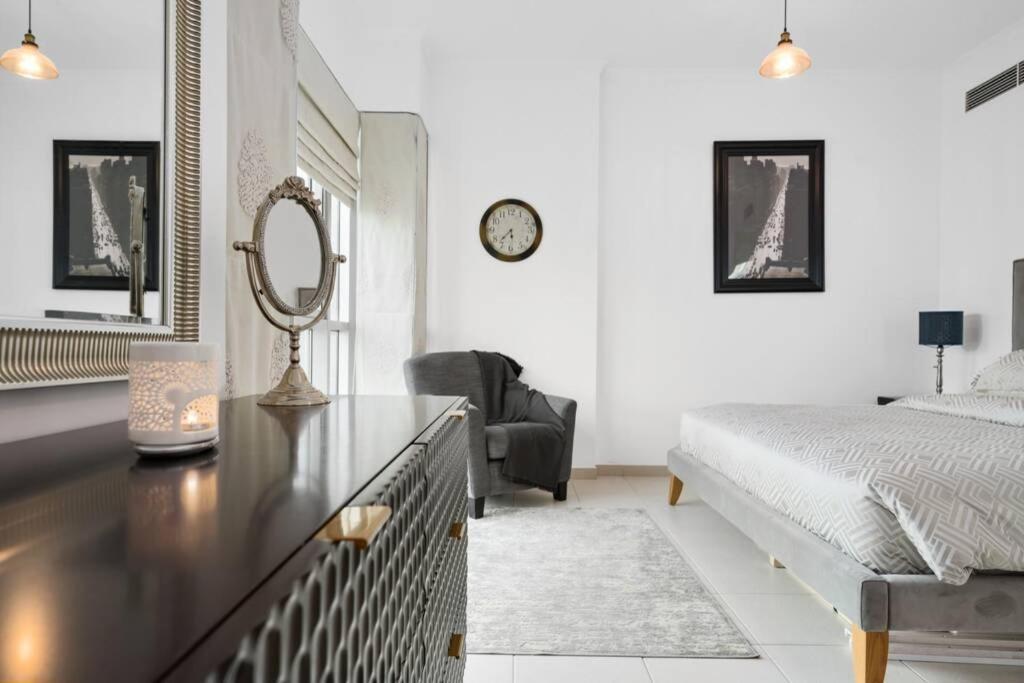 Apartment Spectacular Burj & Fountain View - Luxurious 3 Bedrooms & Maids - The Residences
