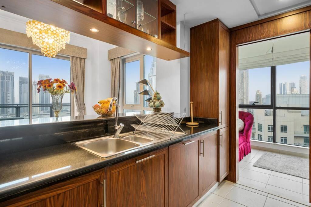 Spectacular Burj & Fountain View - Luxurious 3 Bedrooms & Maids - The Residences Apartment Dubai
