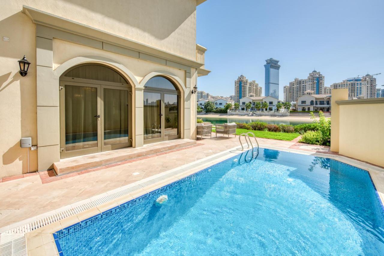 Sol Living - Exquisite 5br Garden W/pool & Beach In Palm Villa Dubai