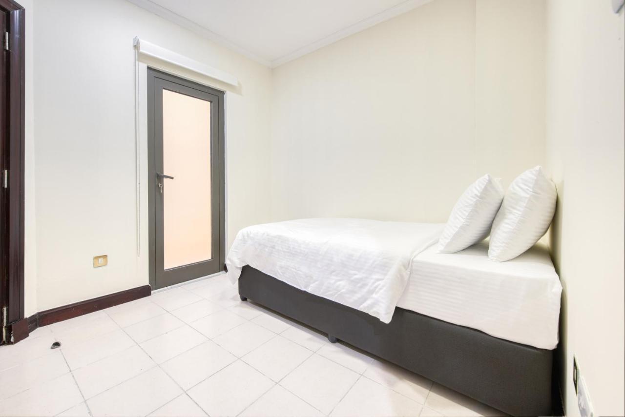 Sol Living - Exquisite 5br Garden W/pool & Beach In Palm Dubai