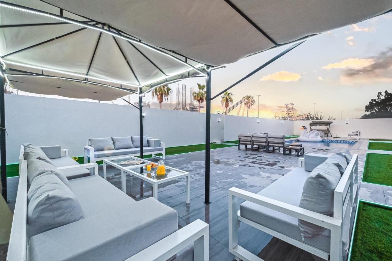Villa Luxury Modern White On Island 9,500 Sqft Dubai