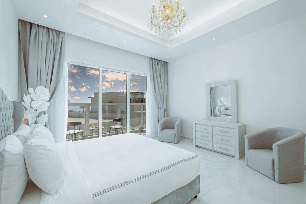 Villa Luxury Modern White On Island 9,500 Sqft Dubai