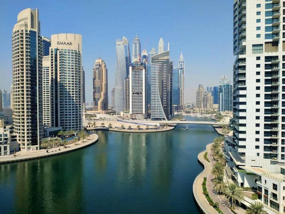Lux Spectacular Marina View Dubai