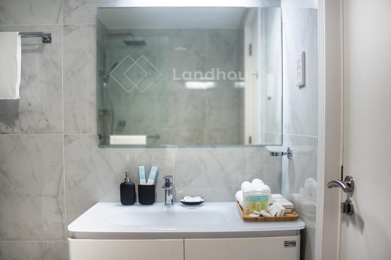 Luxe Studio Near Discovery Gardens Metro Station *