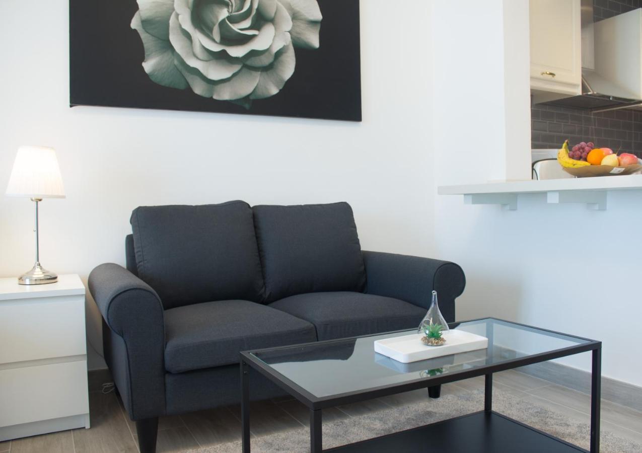 Luxe Studio Near Discovery Gardens Metro Station Apartment