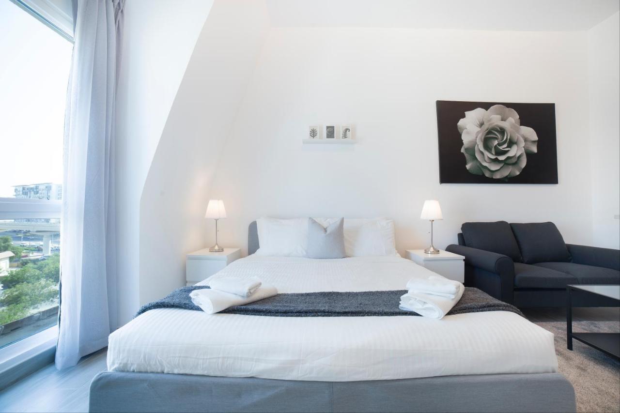Apartment Luxe Studio Near Discovery Gardens Metro Station