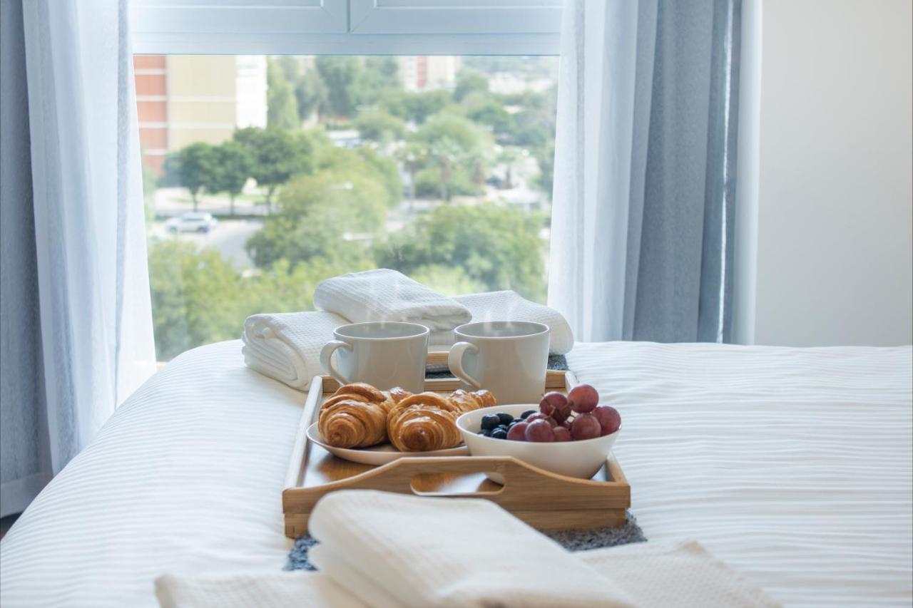 Luxe Studio Near Discovery Gardens Metro Station