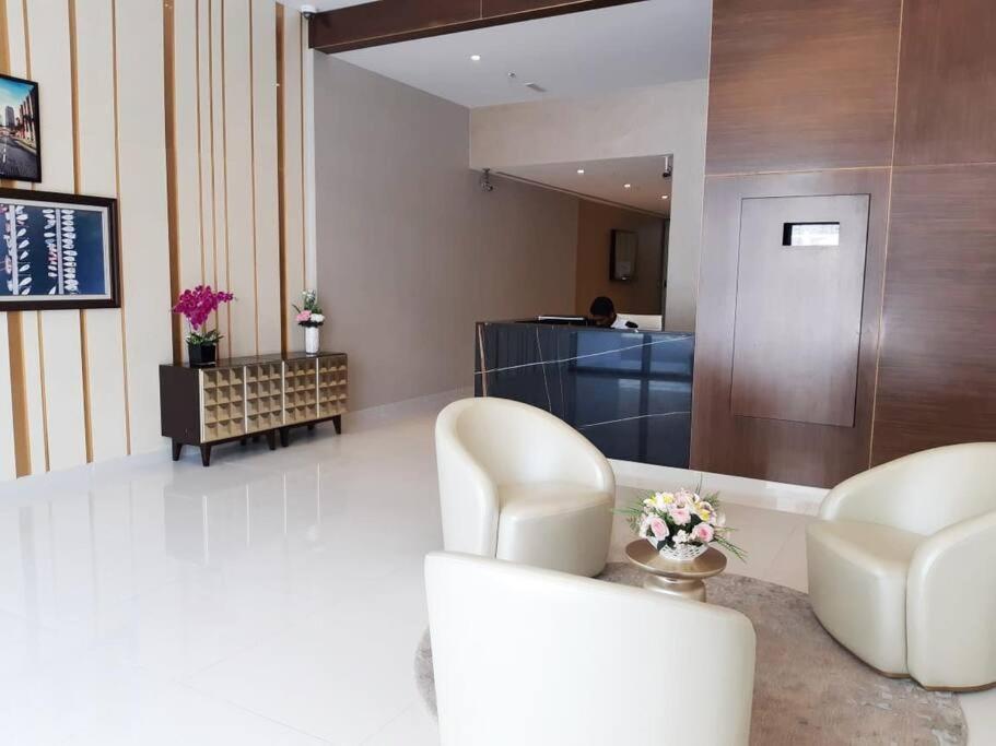 Apartment Lovely Studio In Damac Hills Next To The Main Gate *