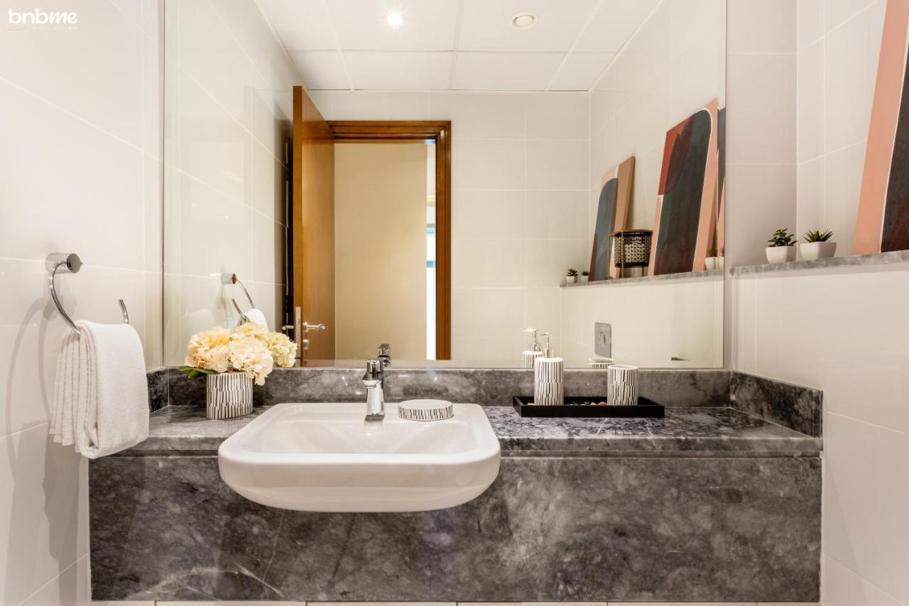 Bnbmehomes - Luxury 2b Apt - Al Habtoor - Amna Tower - 5044 Apartment