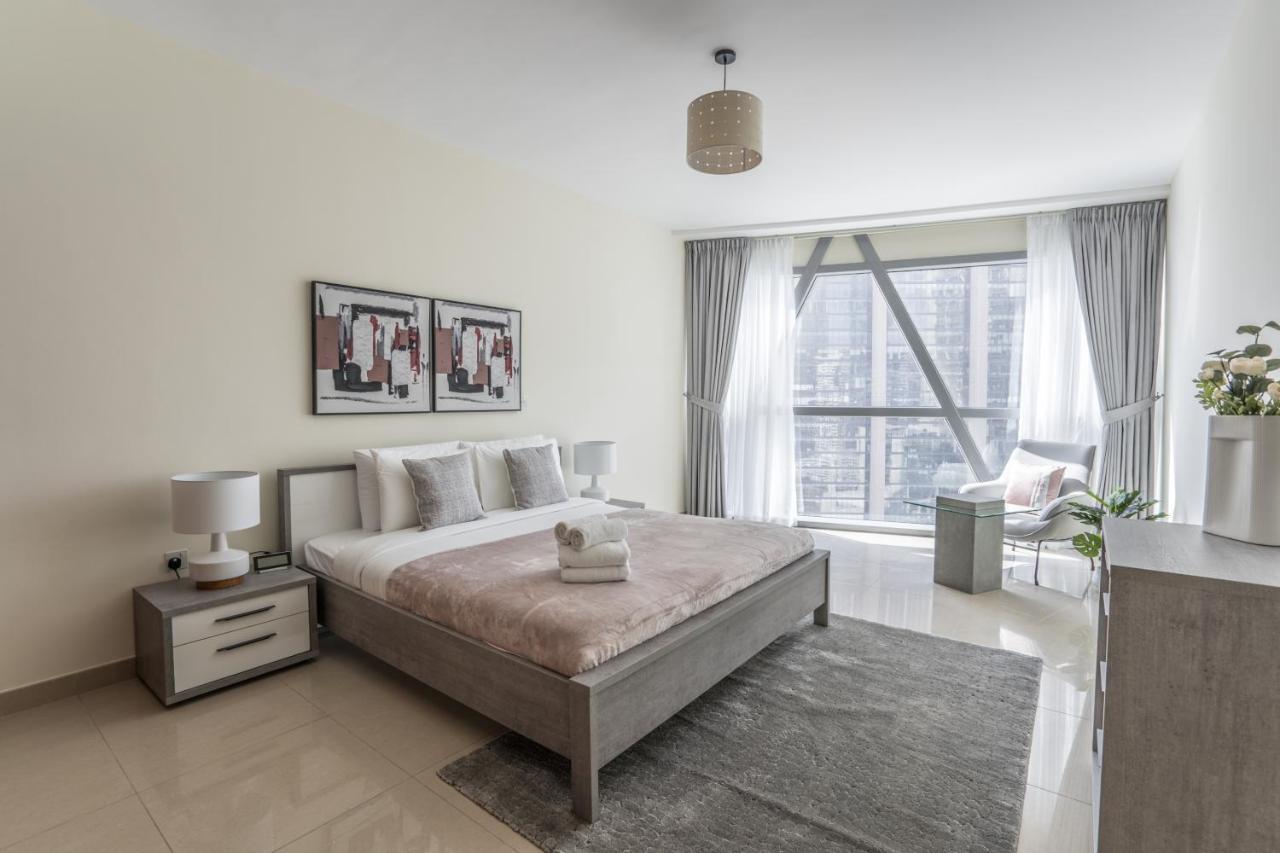 Higuests - Luxury In The Iconic Park Towers Apartment *