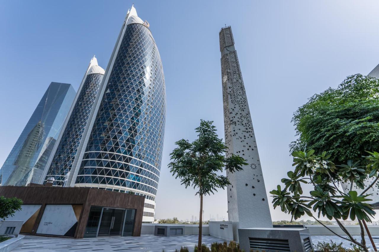 Higuests - Luxury In The Iconic Park Towers Apartment