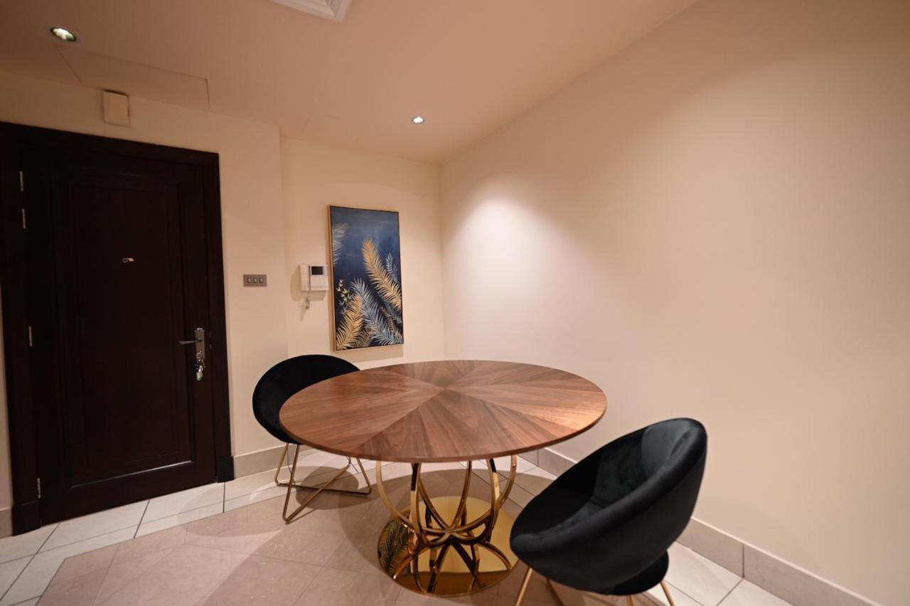 Newly Furnished. Cozy Apartment. Quite Location. Apartment *