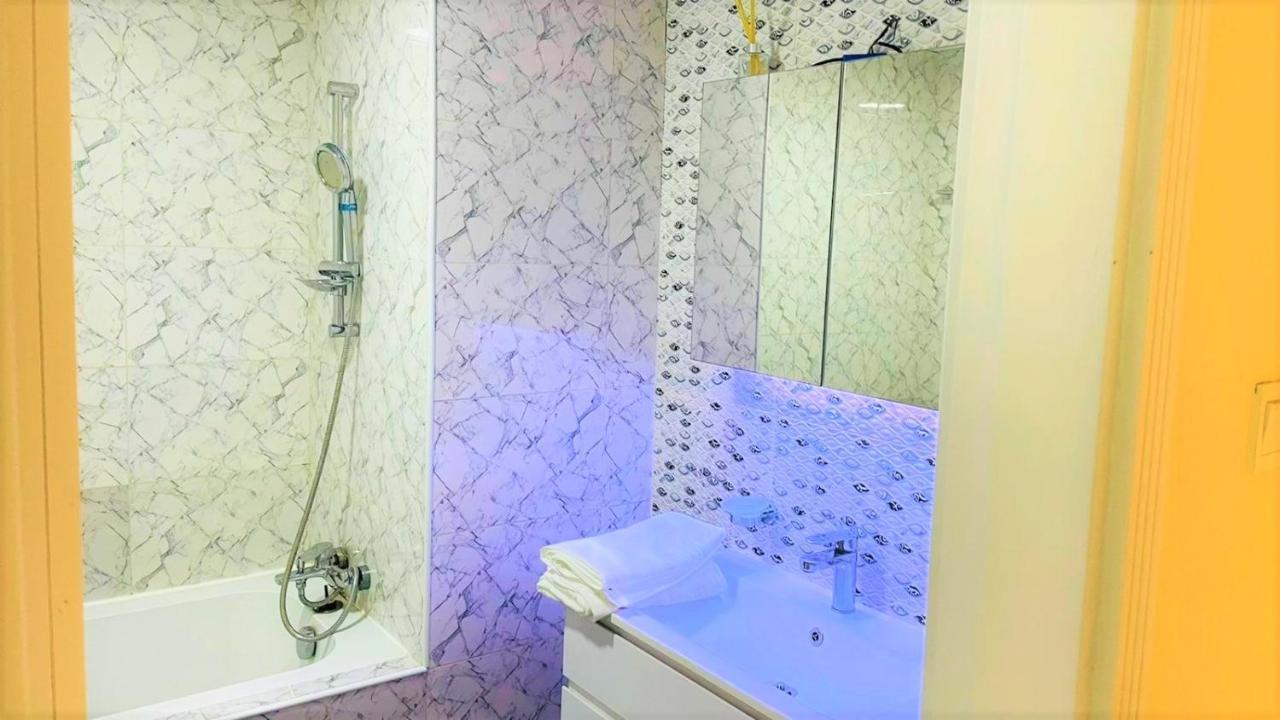 Discovery Garden Poolside Apartment