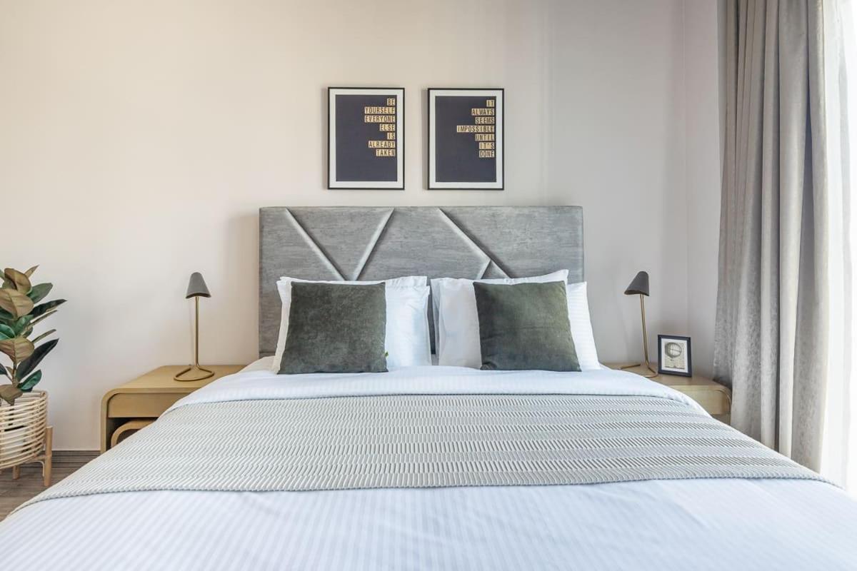 Frank Porter - Mbl Apartment Dubai