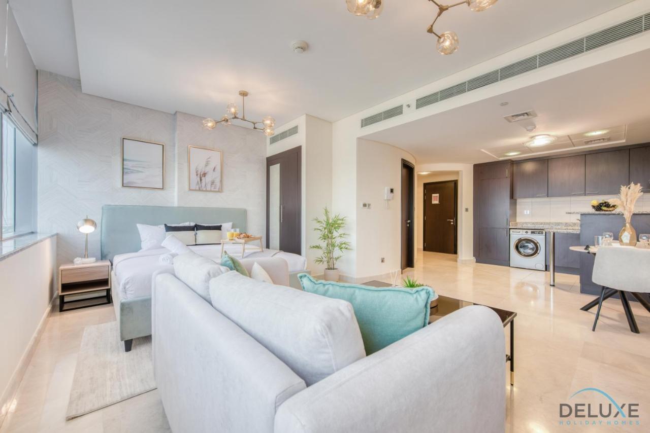 Great Value Stylish With Pool & Stunning Views By Deluxe Homes Apartment
