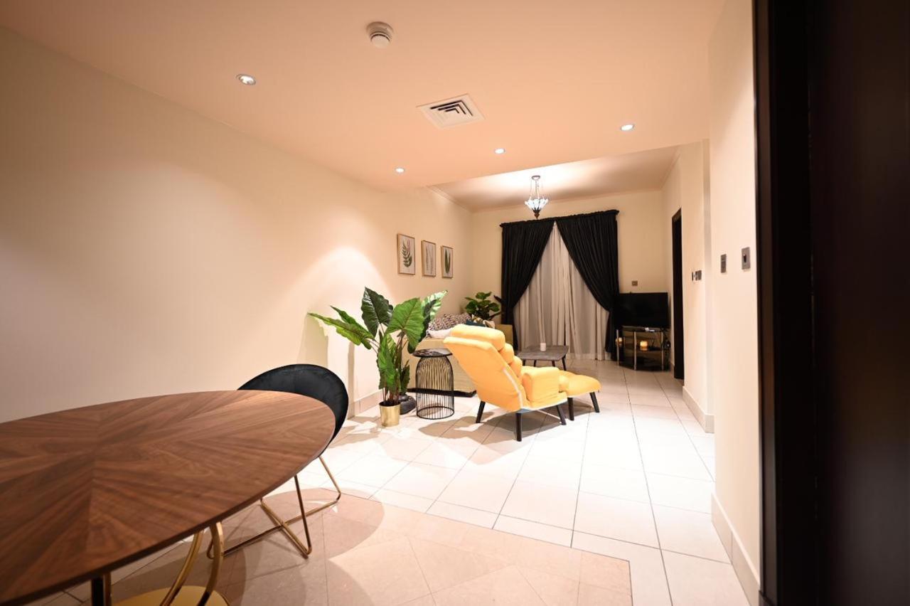 Newly Furnished. Cozy Apartment. Quite Location. Apartment *