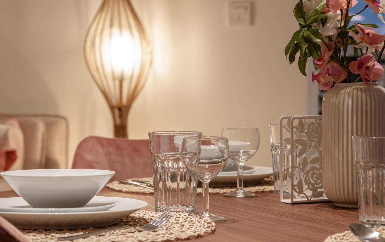 Eden's Homes & - 52-42 Emaar Apartment *