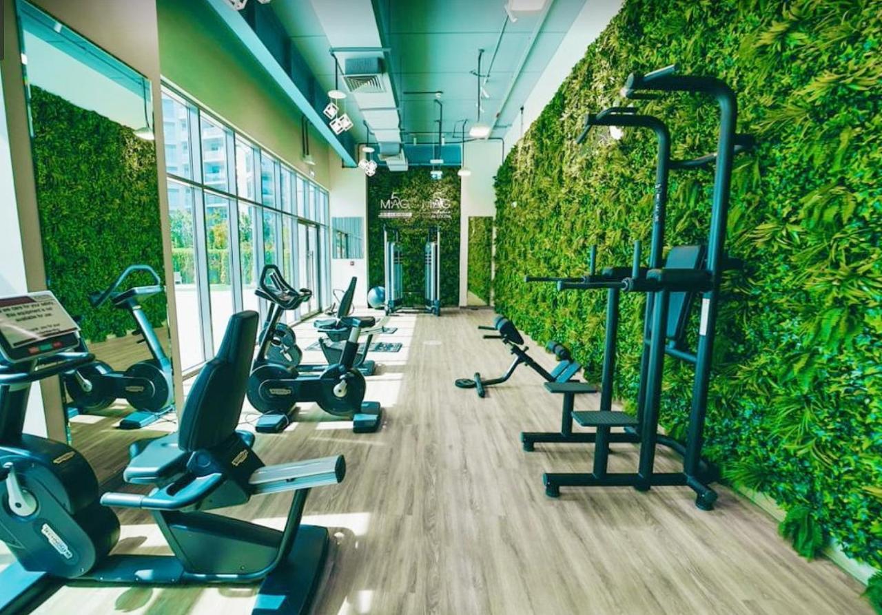 Elite Lux Homes - Cozy & Stylish 1 Bedroom With Huge Pools & World Class Gym Dubai