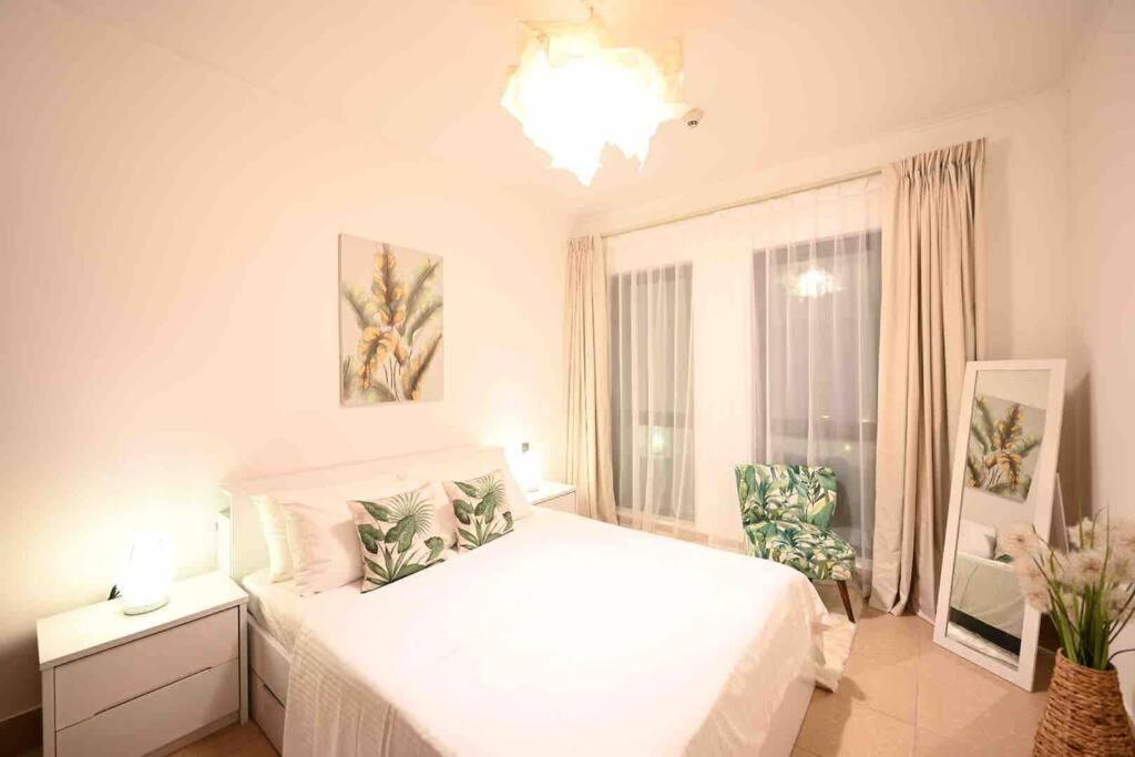 Brand New Furniture . Close To Mall. Apartment *