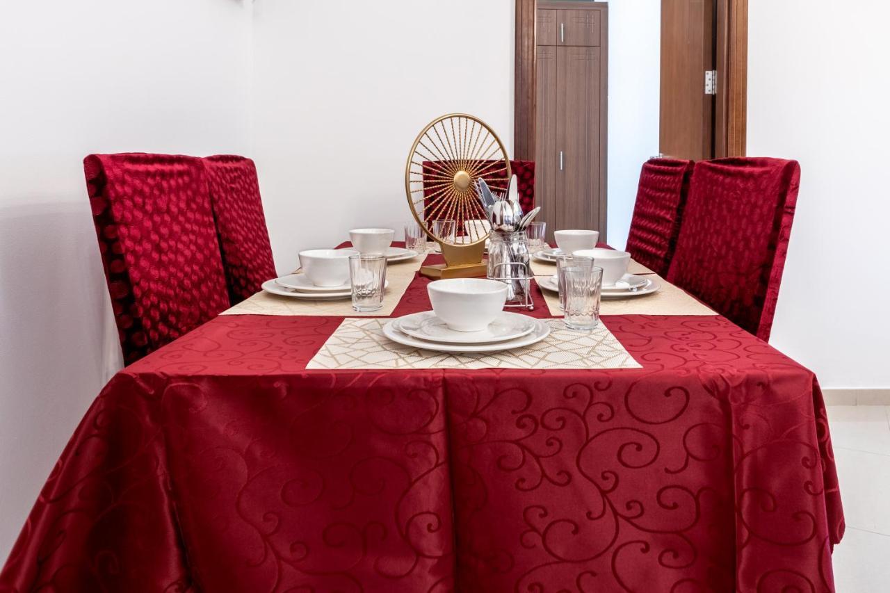 Live Spacious 3br - En With Balcony Apartment