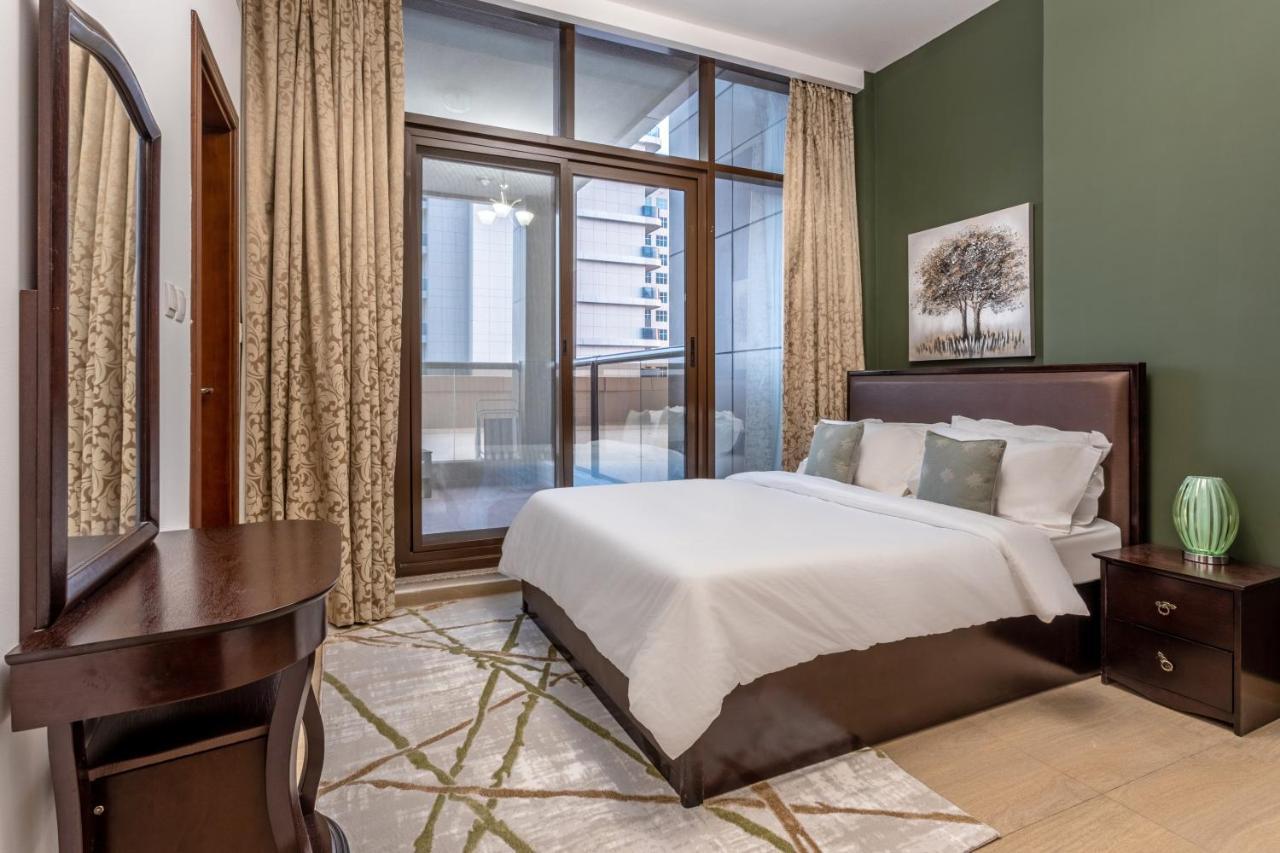 Live Spacious 3br - En With Balcony *