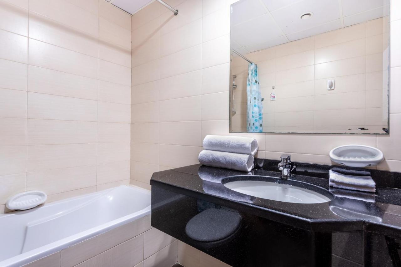 Apartment Live Spacious 3br - En With Balcony *