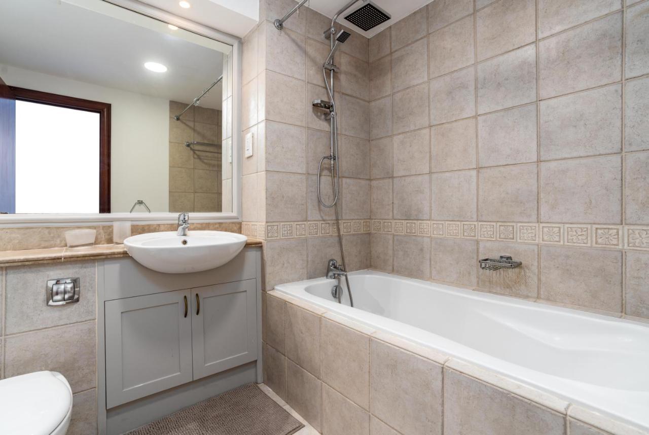 Marina - Opulent 3 Bedroom Apartment