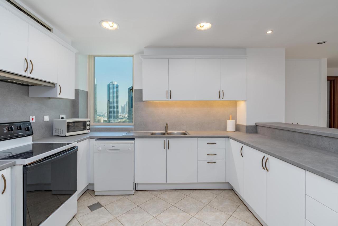 Marina - Opulent 3 Bedroom * Dubai