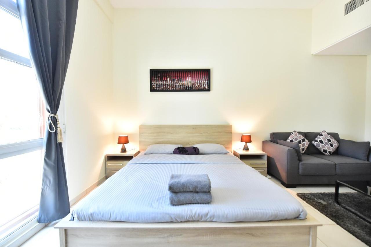 Luxury Escapes - Spacious Fully Furnished - Next To Metro, 5 Mins From Mall - Med46 Apartment *
