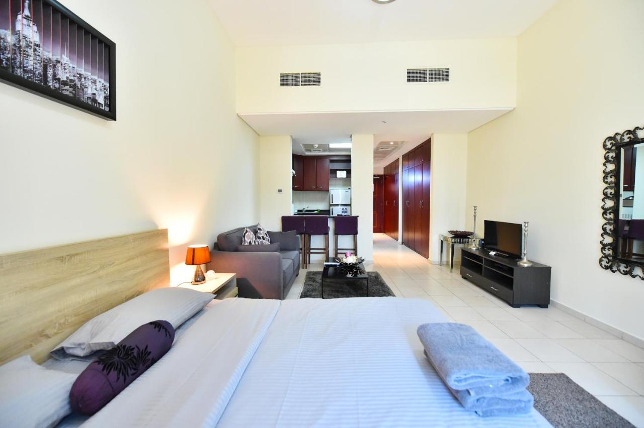 Apartment Luxury Escapes - Spacious Fully Furnished - Next To Metro, 5 Mins From Mall - Med46