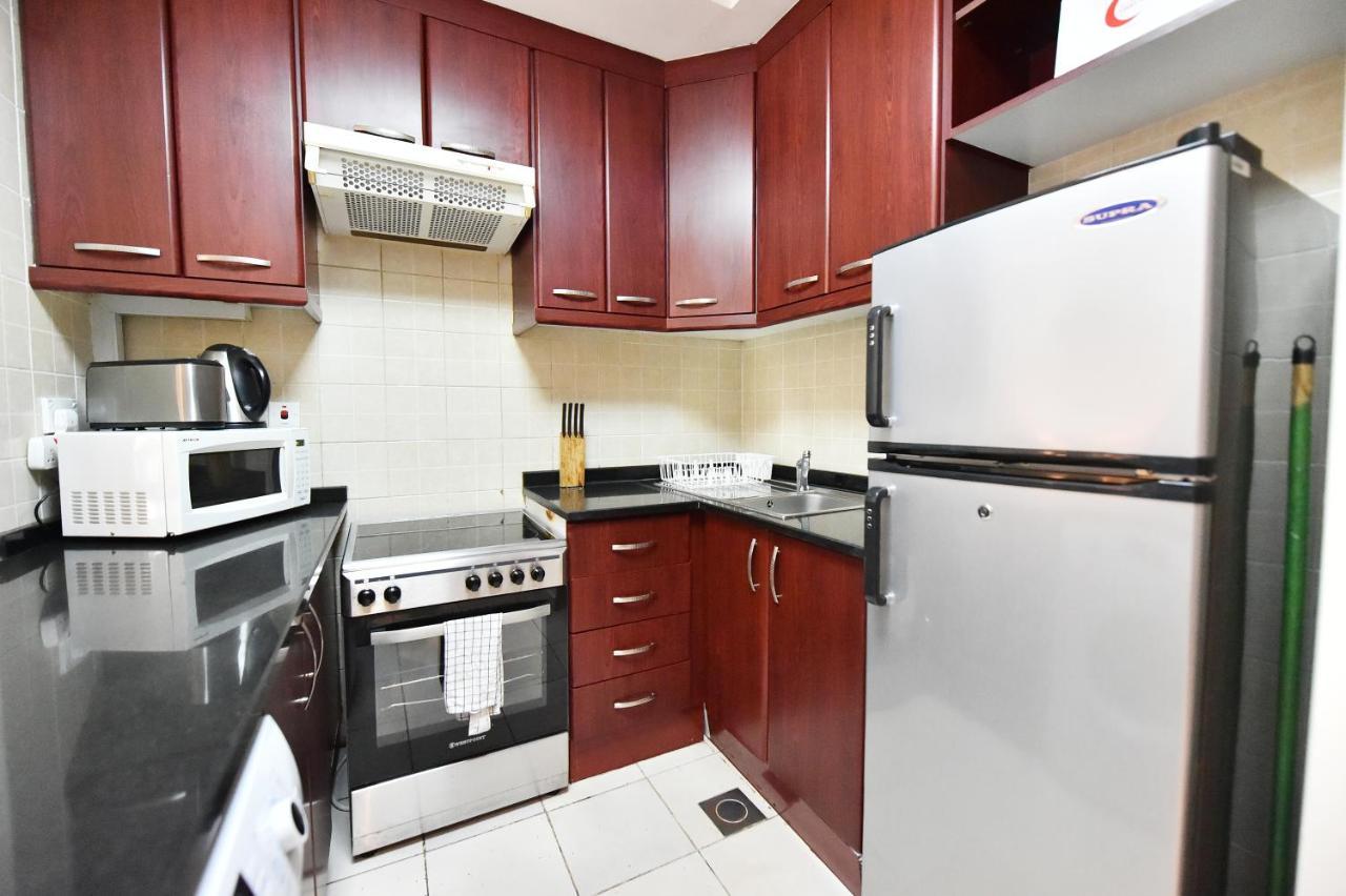 Luxury Escapes - Spacious Fully Furnished - Next To Metro, 5 Mins From Mall - Med46 Apartment *