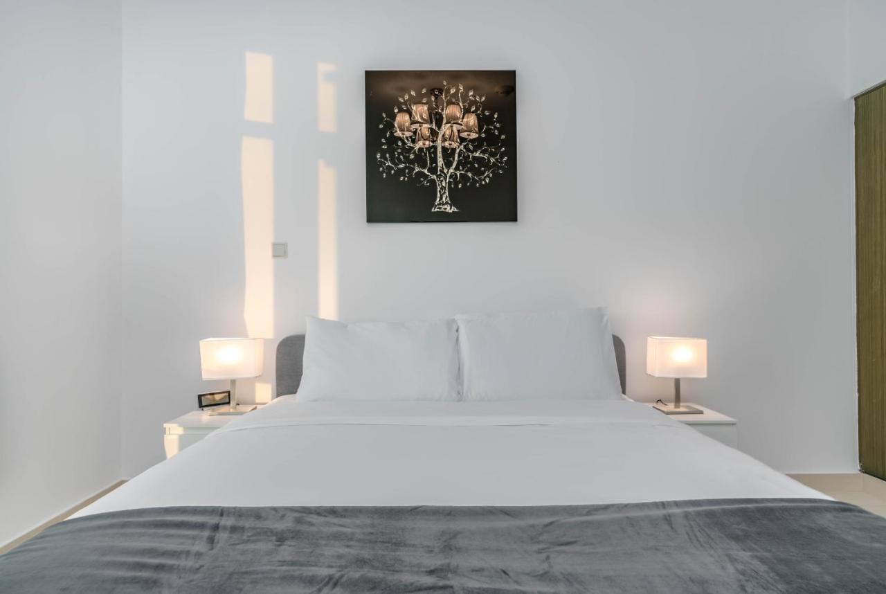 Lux Lofts Tower Downtown Boulevard & Sea Views Apartment