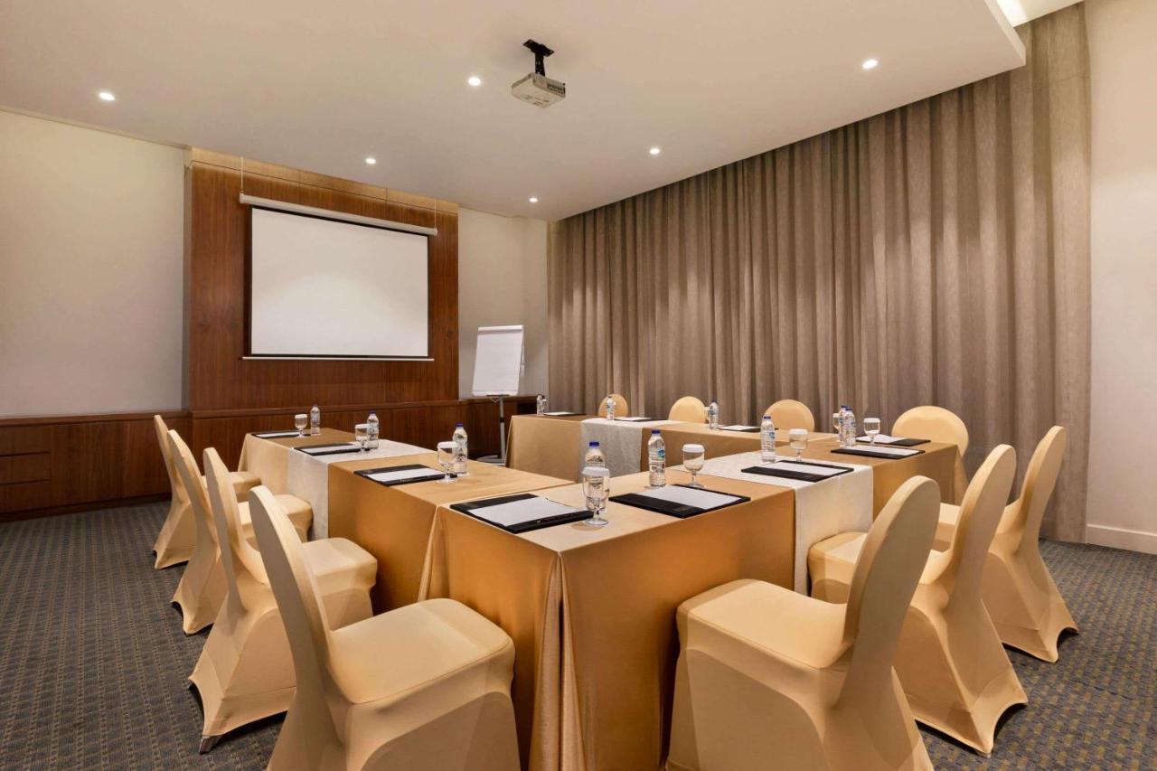 Ramada By Wyndham Barsha Heights 4*