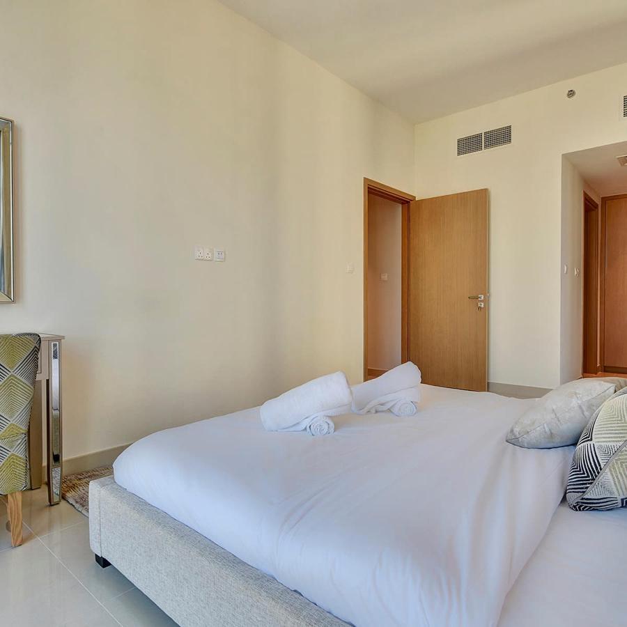 Harbour Views - Large 2 Bdr Apt - Balcony - Views * Dubai