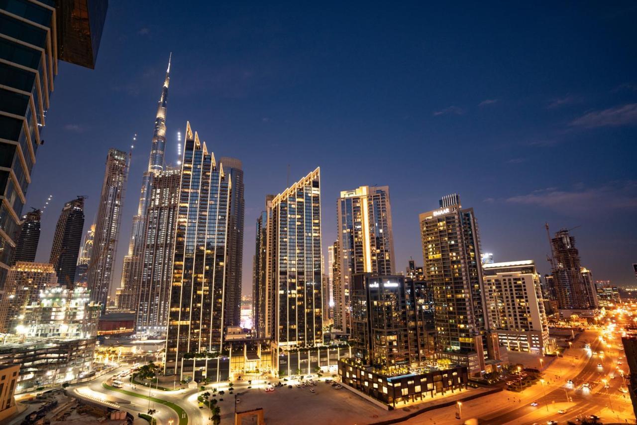 3 Bedroom W Terrace Facing Burj Khalifa. *