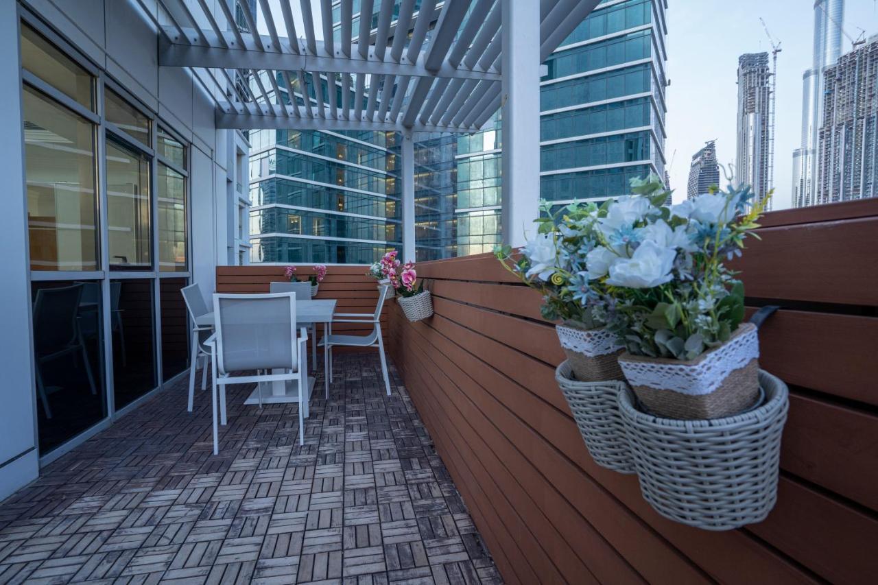3 Bedroom W Terrace Facing Burj Khalifa.
