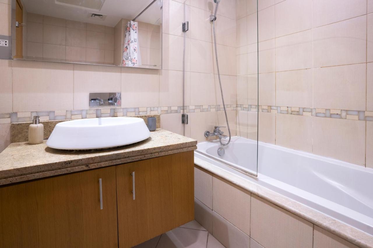 3 Bedroom W Terrace Facing Burj Khalifa. Apartment Dubai